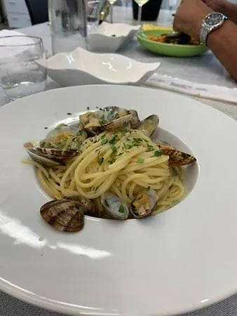 Brezza Marina & Ristorante Shoreline 4*