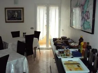לינה וארוחת בוקר Brezza Marina & Ristorante Shoreline 4*