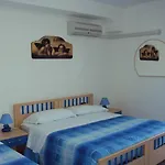 Brezza Marina & Ristorante Shoreline B&B 포쟐로