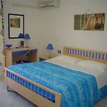 Brezza Marina & Ristorante Shoreline B&B 포쟐로