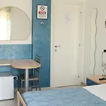 Brezza Marina & Ristorante Shoreline B&B