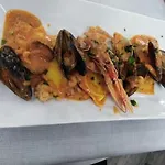 Brezza Marina & Ristorante Shoreline B&B 포쟐로