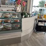 Brezza Marina & Ristorante Shoreline B&B