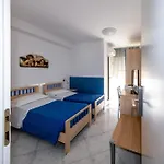 Brezza Marina & Ristorante Shoreline B&B 포쟐로