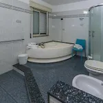 Brezza Marina & Ristorante Shoreline B&B