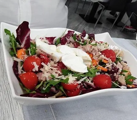 مبيت وإفطار بريزا مارينا 3* بوزالو