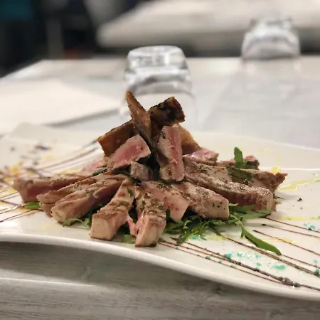 Brezza Marina & Ristorante Shoreline Bed & Breakfast 3*