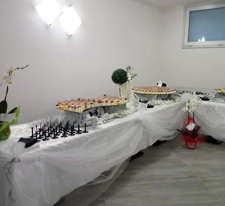 Bed & Breakfast Brezza Marina & Ristorante Shoreline 3*