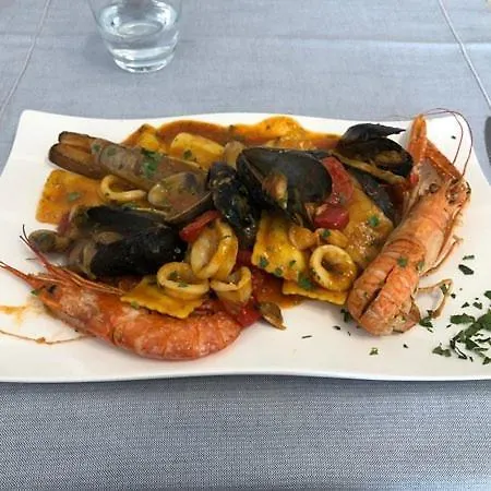 Brezza Marina & Ristorante Shoreline 4*