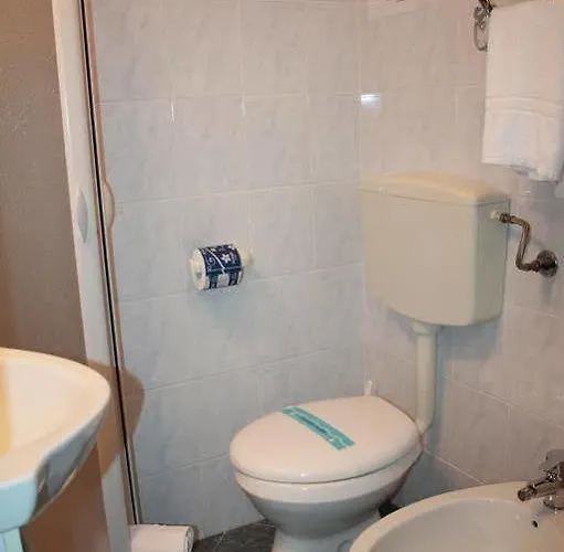 Brezza Marina & Ristorante Shoreline Nocleg ze śniadaniem